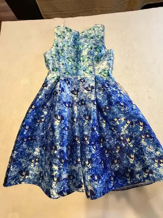 Lulus - Picture 4 of 4